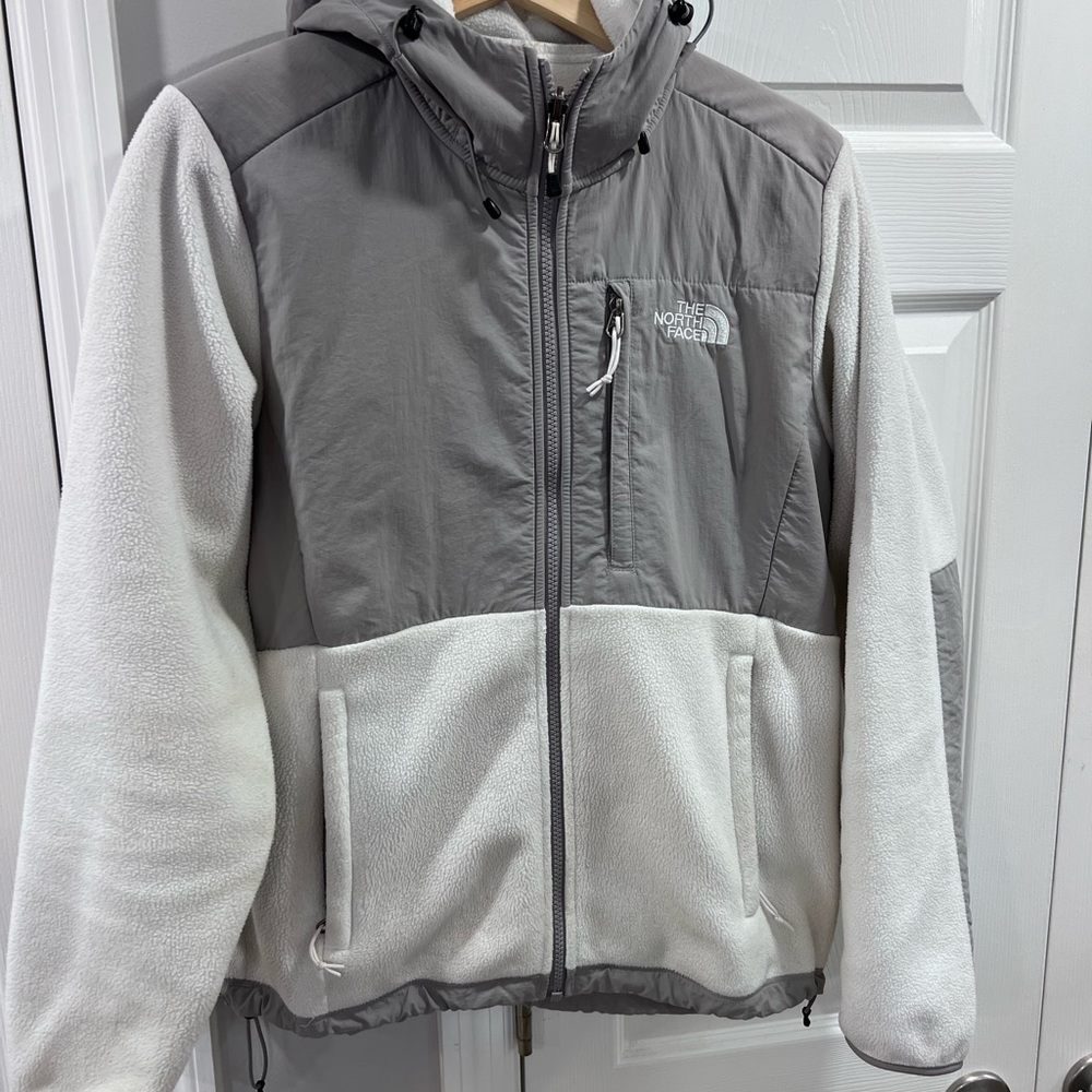 White North Face Hooded Women’s Jacket